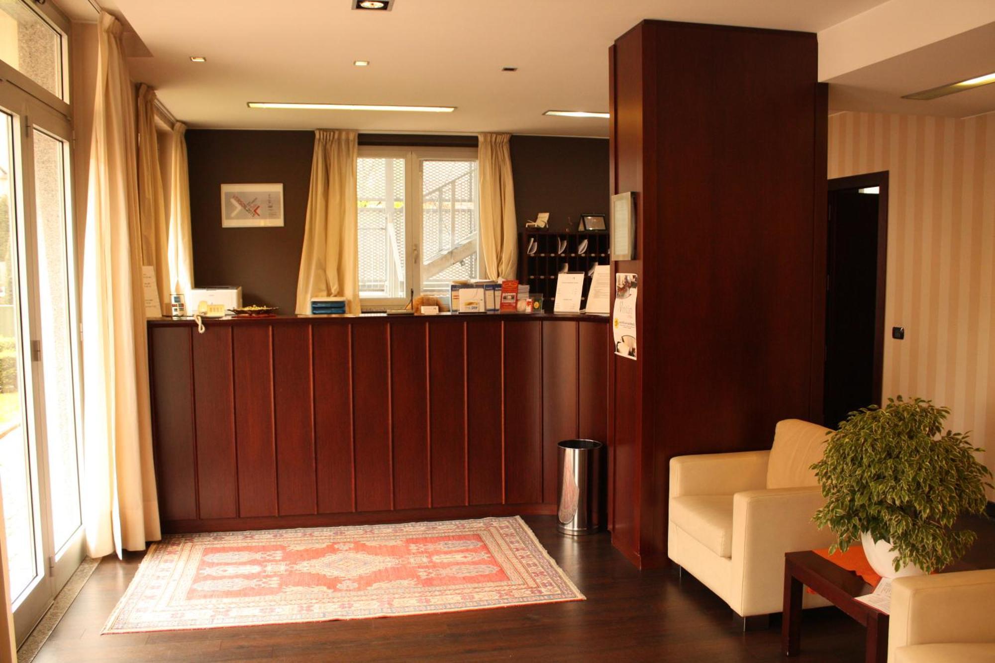 Hotel 2C Legnano Buitenkant foto