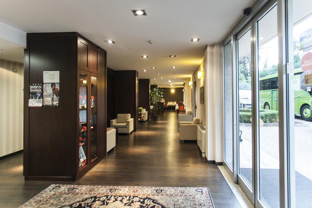 Hotel 2C Legnano Buitenkant foto