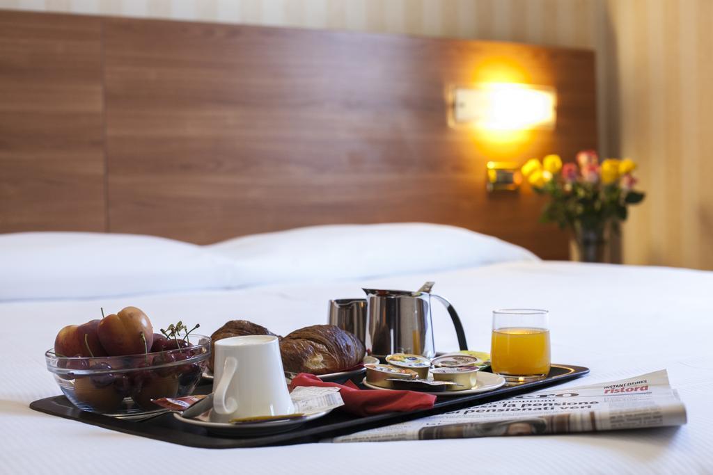 Hotel 2C Legnano Buitenkant foto