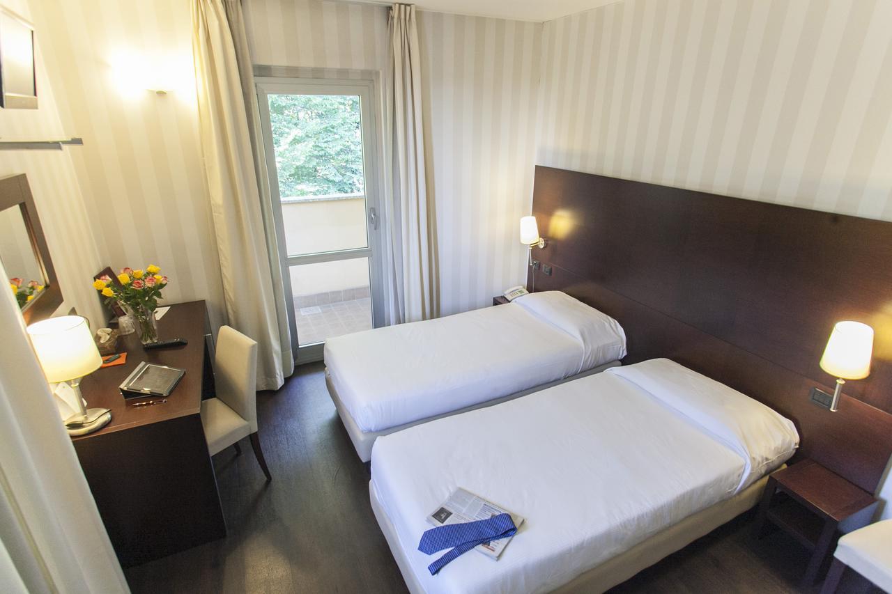 Hotel 2C Legnano Buitenkant foto