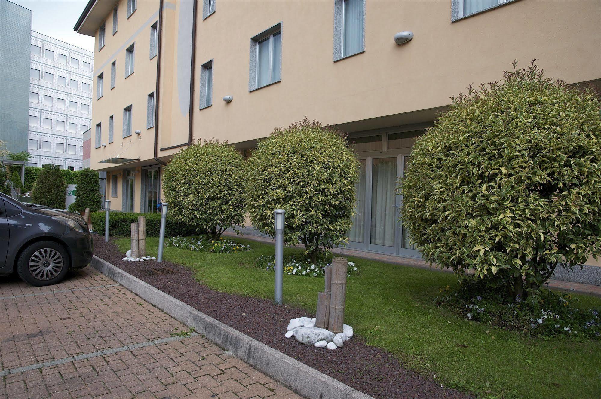 Hotel 2C Legnano Buitenkant foto
