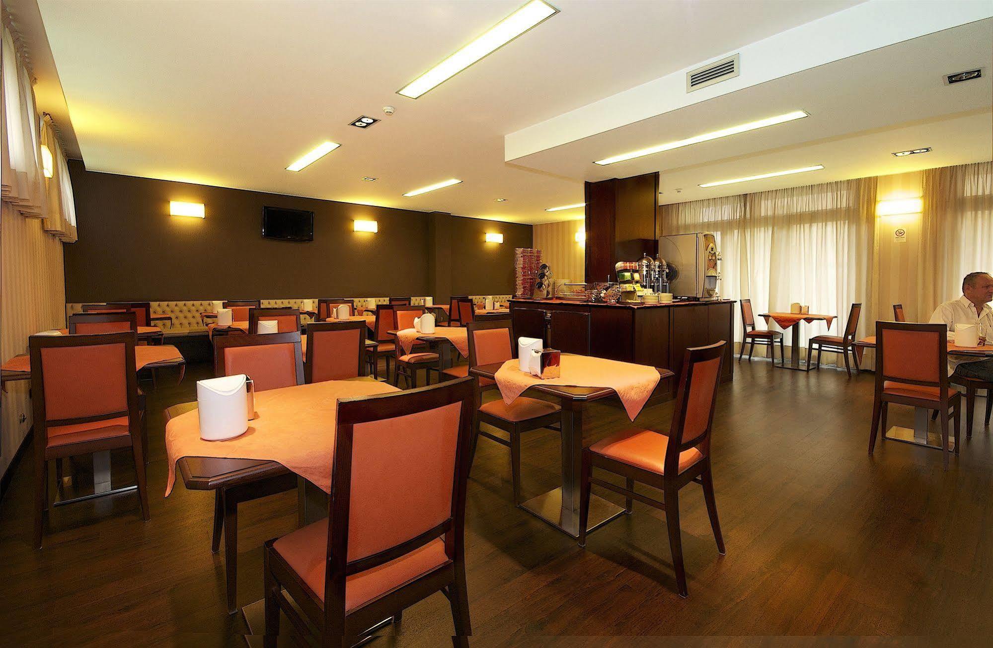 Hotel 2C Legnano Buitenkant foto