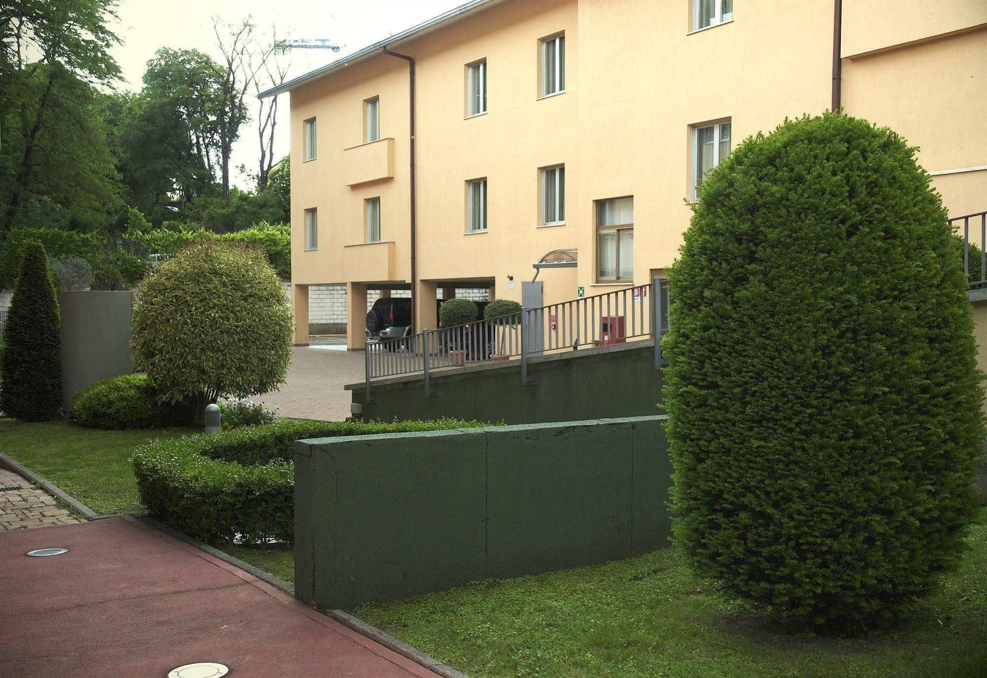 Hotel 2C Legnano Buitenkant foto